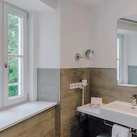 Little 7 - Boutique Ratisbonne
