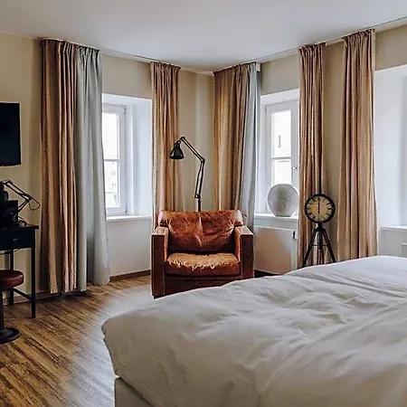 Little 7 - Boutique Hotel *