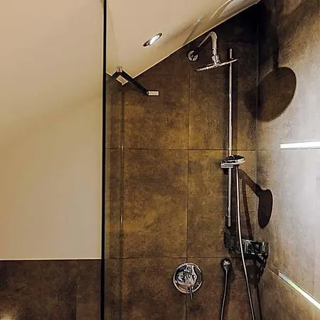 Little 7 - Boutique Szálloda